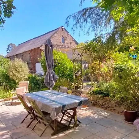 Holiday home Pilea, Maison A La Campagne Avec Grand Jardin *