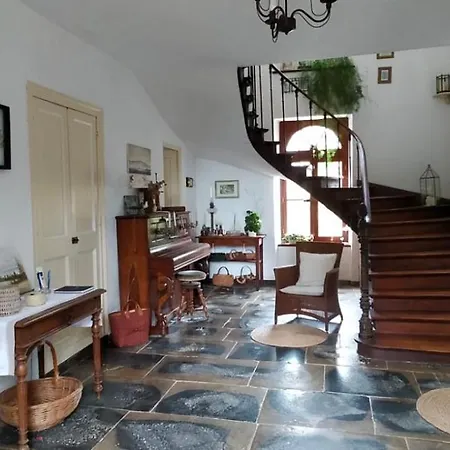 Pilea, Maison A La Campagne Avec Grand Jardin *